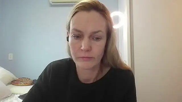 Annylove1 online show from June 11, 10:46 am