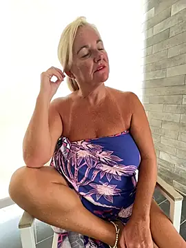 Snapshot of Patsylaboner chatting on March 9, 7:07 pm Patsylaboner online show from March 9, 7:07 pm