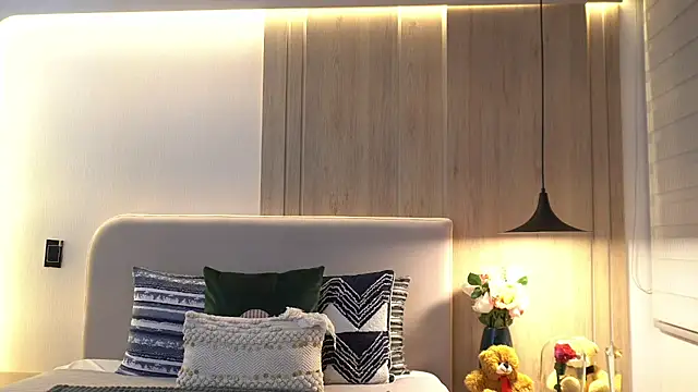 Snapshot of KalaBeckett_ chatting on March 28, 11:43 am KalaBeckett online show from March 28, 11:43 am