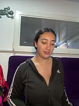 Hannahoff online show from February 3, 9:29 pm