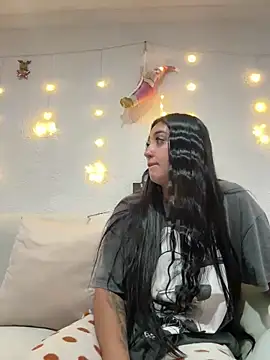 Hannahoff online show from December 17, 10:27 pm