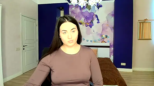 Snapshot of Roxie_Bradley chatting on January 14, 6:56 am Roxie Bradley online show from January 14, 6:56 am