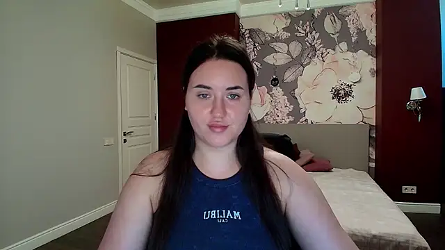 Roxie Bradley online show from September 23, 5:54 am