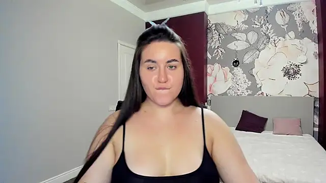 Roxie Bradley online show from November 20, 6:57 am