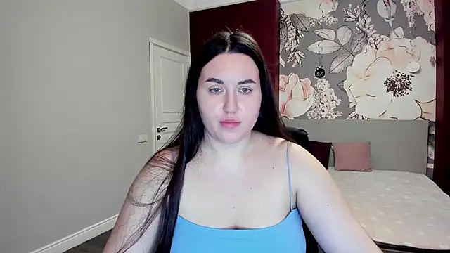 Roxie Bradley online show from February 6, 6:51 am