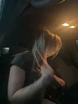 Jessiejames32 online show from January 16, 11:06 pm