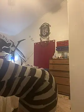 Jessiejames32 online show from January 18, 3:31 am