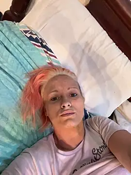 Jessiejames32 online show from October 30, 12:45 am