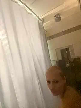 Jessiejames32 online show from November 2, 6:38 am