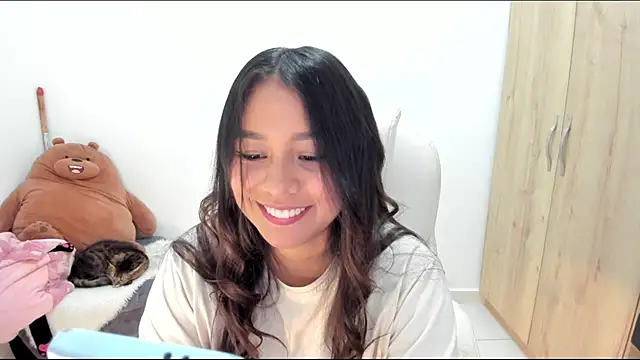 Snapshot of Ciara8 chatting on May 2, 9:31 pm Ciara8 online show from May 2, 9:31 pm