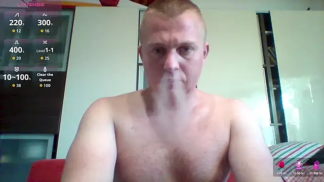 Snapshot of Matttthees chatting on September 30, 6:18 am Matttthees online show from September 30, 6:18 am