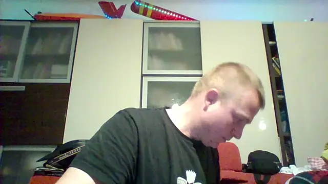 Snapshot of Matttthees chatting on October 12, 9:25 pm Matttthees online show from October 12, 9:25 pm