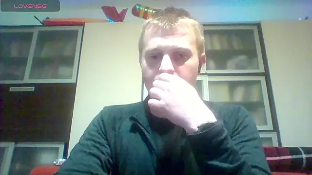 Snapshot of Matttthees chatting on November 4, 9:36 pm Matttthees online show from November 4, 9:36 pm