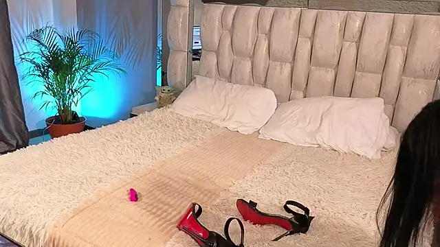 Miaparkerss  online show from September 25, 11:41 pm