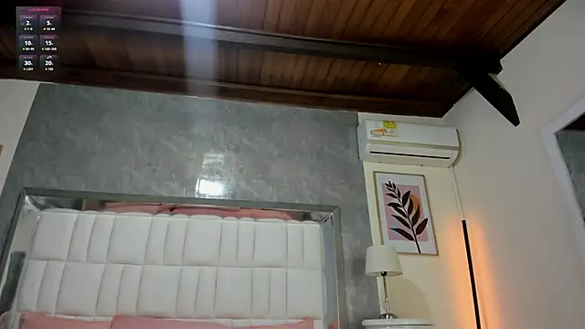 AlmaSean online show from April 18, 8:31 pm