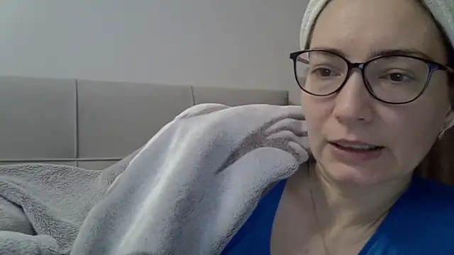 Ashleyspice online show from December 15, 6:17 am