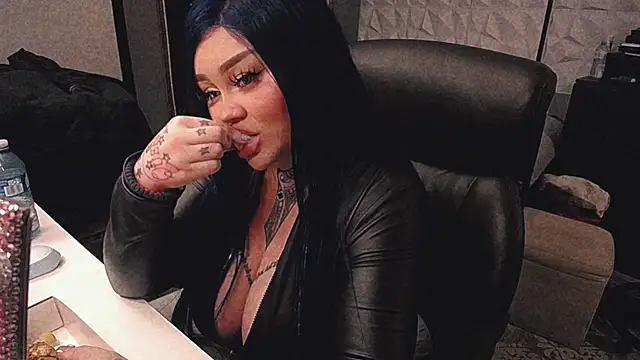 Snapshot of sheylagoddess11 chatting on October 18, 5:21 am sheylagoddess11 online show from October 18, 5:21 am