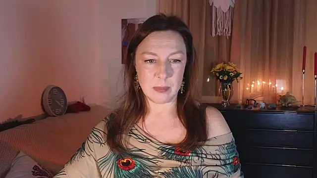 vanessawis  online show from December 15, 12:15 am