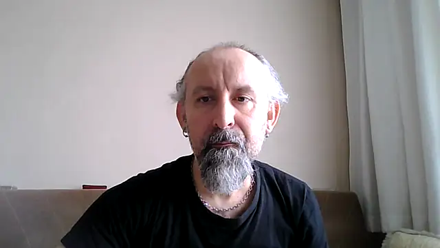 Snapshot of BuckWessle chatting on April 16, 9:43 am BuckWessle online show from April 16, 9:43 am