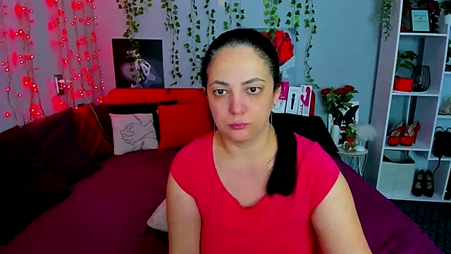 Snapshot of DarlingMilf chatting on September 29, 6:13 pm DarlingMilf online show from September 29, 6:13 pm