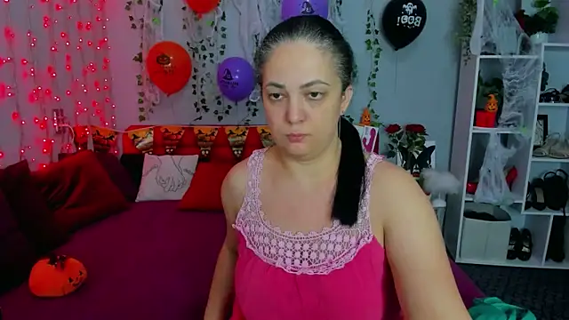 Snapshot of DarlingMilf chatting on November 2, 5:26 pm DarlingMilf online show from November 2, 5:26 pm