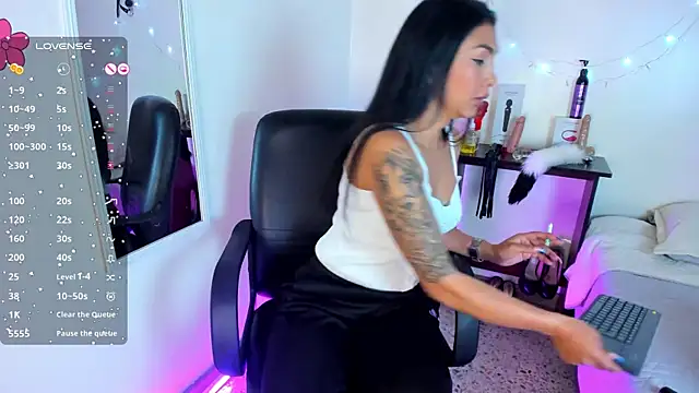 Tracy lambo online show from October 1, 3:45 am