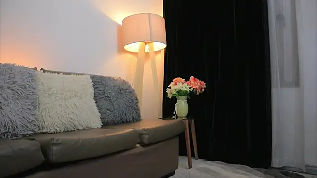 Snapshot of Valeriestyle chatting on March 12, 4:07 am Valeriestyle online show from March 12, 4:07 am