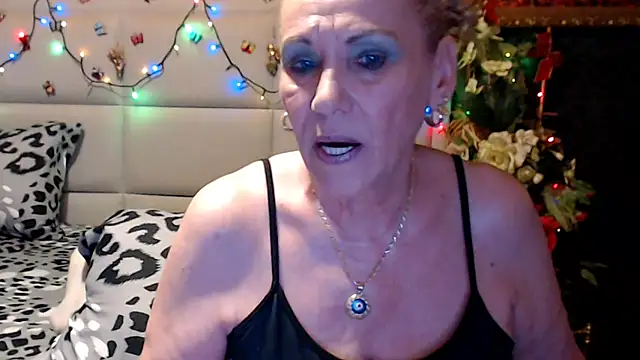 Snapshot of HappyWomanOn chatting on July 20, 10:39 am HappyWomanOn online show from July 20, 10:39 am