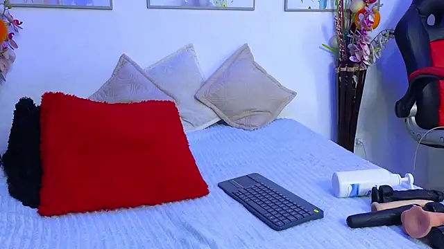 Snapshot of Marianaa_Lopezz chatting on December 11, 10:49 pm Marianaa Lopezz online show from December 11, 10:49 pm