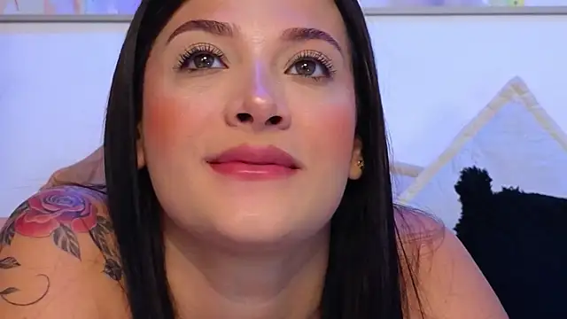 Snapshot of Marianaa_Lopezz chatting on February 28, 3:15 pm Marianaa Lopezz online show from February 28, 3:15 pm