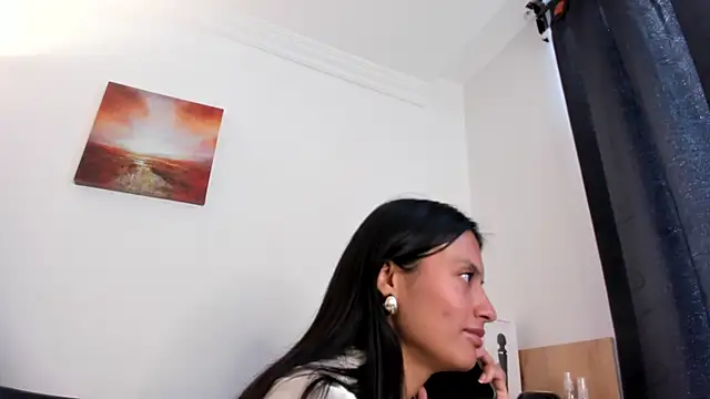 nia  white online show from December 4, 7:11 pm