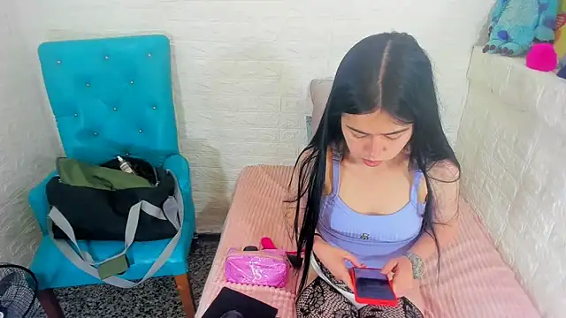 ArianaSmith69 online show from February 20, 1:51 pm