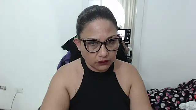 Katha Marck online show from October 12, 6:45 am