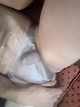 Snapshot of begood4daddy2day chatting on December 13, 8:14 pm begood4daddy2day online show from December 13, 8:14 pm