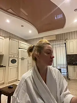 Amazoniiaa online show from January 29, 7:25 am