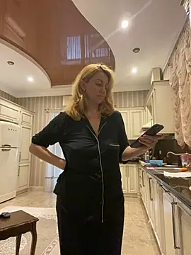 Amazoniiaa online show from January 31, 7:39 am