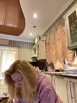 Amazoniiaa online show from February 26, 10:15 am