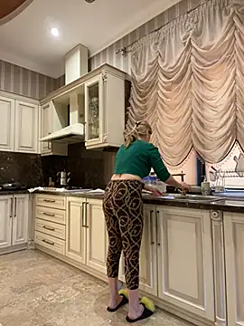 Amazoniiaa online show from March 7, 2:01 pm