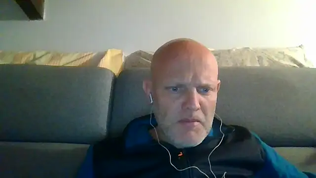 davigochi77bcn online show from February 5, 7:51 pm