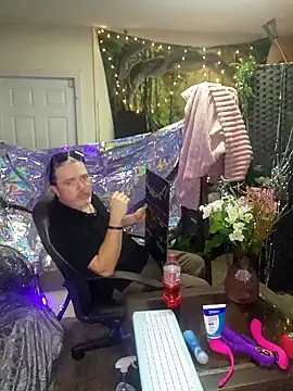 Hotredheadandtoungelasher online show from December 31, 10:58 am