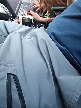 Hotredheadandtoungelasher online show from February 27, 11:04 pm