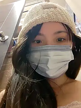 Snapshot of TBgril chatting on January 16, 5:33 am TBgril online show from January 16, 5:33 am