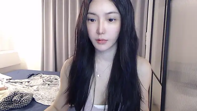 Snapshot of TBgril chatting on June 24, 12:15 pm TBgril online show from June 24, 12:15 pm