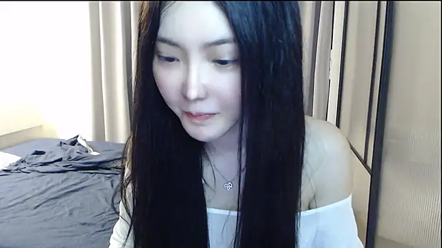 Snapshot of TBgril chatting on June 27, 12:44 pm TBgril online show from June 27, 12:44 pm
