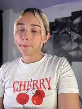 Snapshot of Irisweet_ chatting on September 20, 9:49 pm Irisweet online show from September 20, 9:49 pm