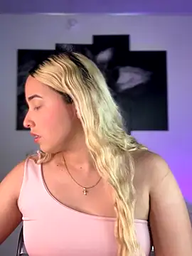 Snapshot of Irisweet_ chatting on September 25, 6:11 pm Irisweet online show from September 25, 6:11 pm