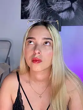 Snapshot of Irisweet_ chatting on September 30, 9:42 pm Irisweet online show from September 30, 9:42 pm