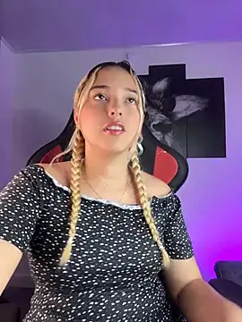 Snapshot of Irisweet_ chatting on October 20, 10:43 pm Irisweet online show from October 20, 10:43 pm