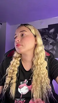 Snapshot of Irisweet_ chatting on October 22, 9:47 pm Irisweet online show from October 22, 9:47 pm