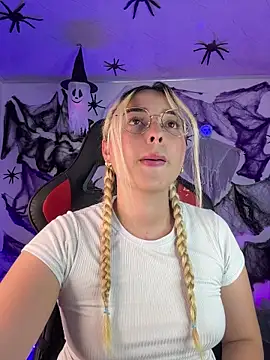 Snapshot of Irisweet_ chatting on October 27, 11:31 pm Irisweet online show from October 27, 11:31 pm